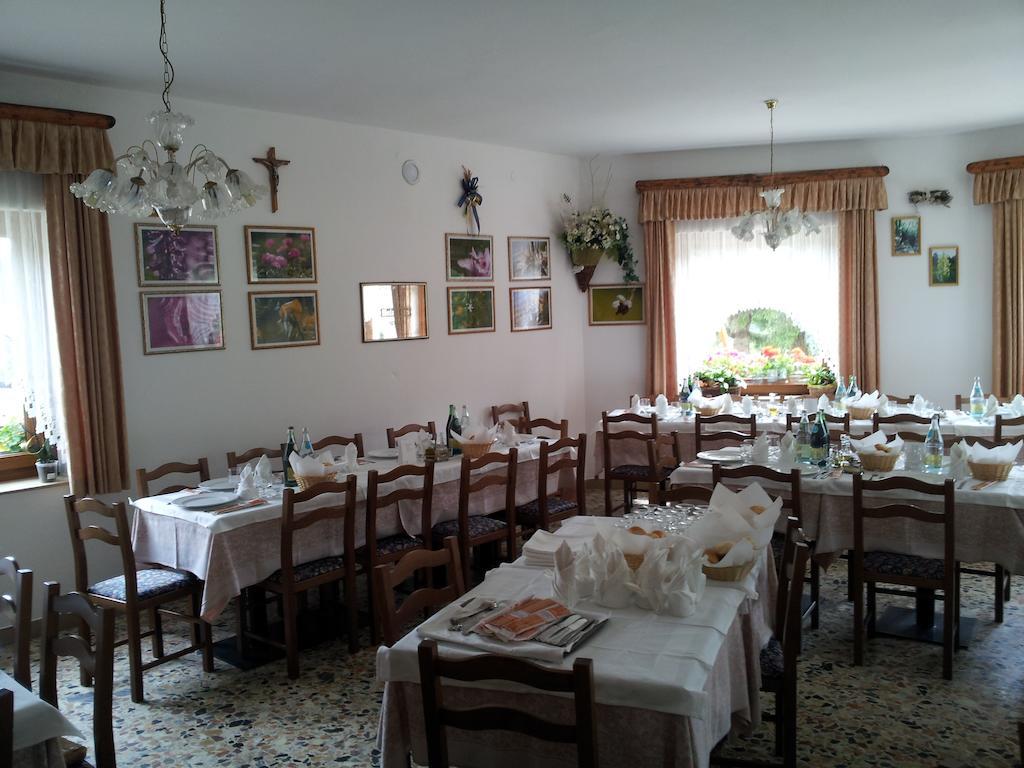 Rifugio Monte Baldo Hotel Avio Buitenkant foto