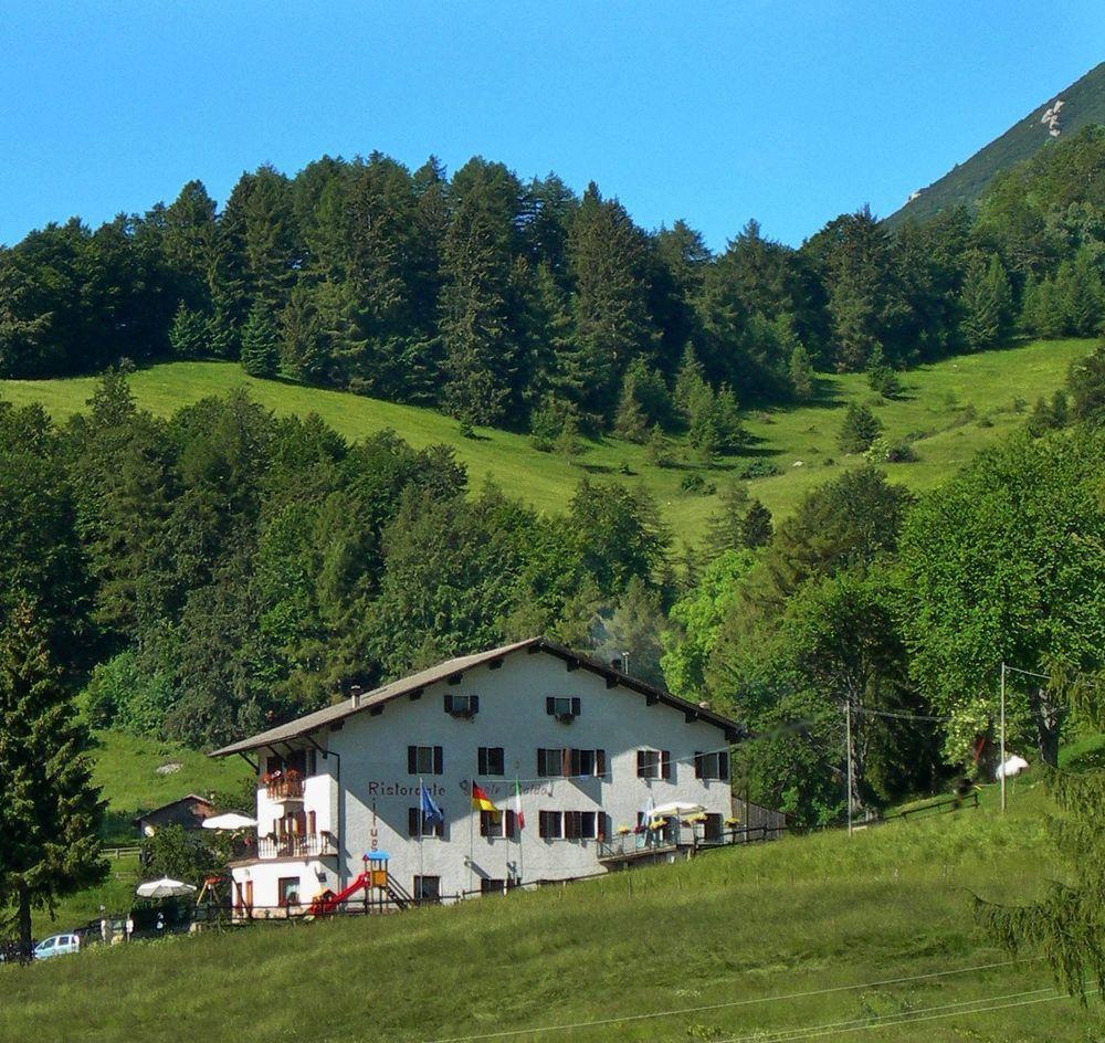 Rifugio Monte Baldo Hotel Avio Buitenkant foto