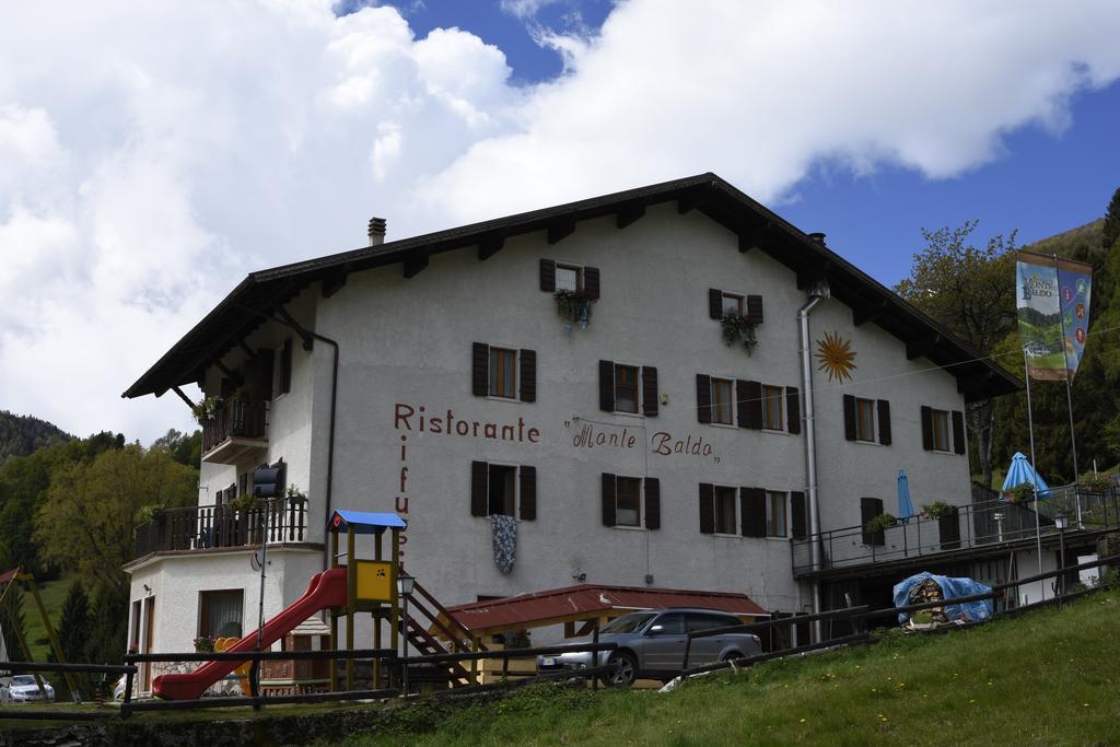 Rifugio Monte Baldo Hotel Avio Buitenkant foto
