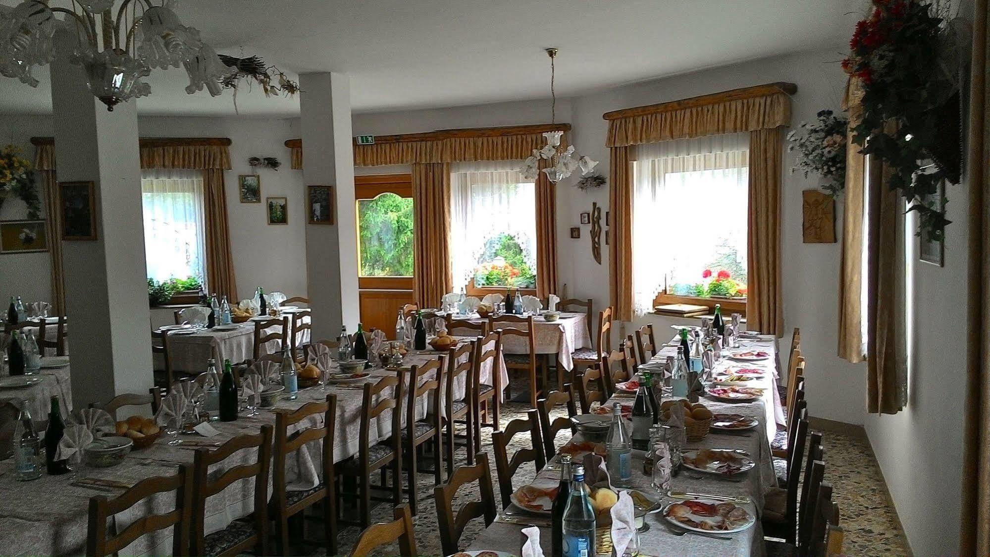 Rifugio Monte Baldo Hotel Avio Buitenkant foto
