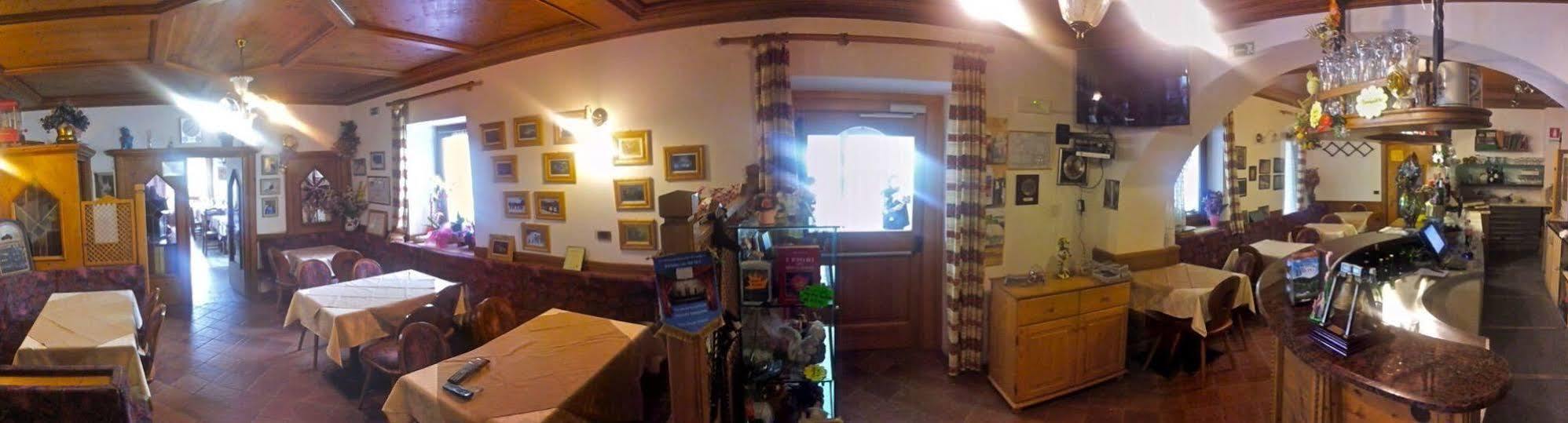 Rifugio Monte Baldo Hotel Avio Buitenkant foto