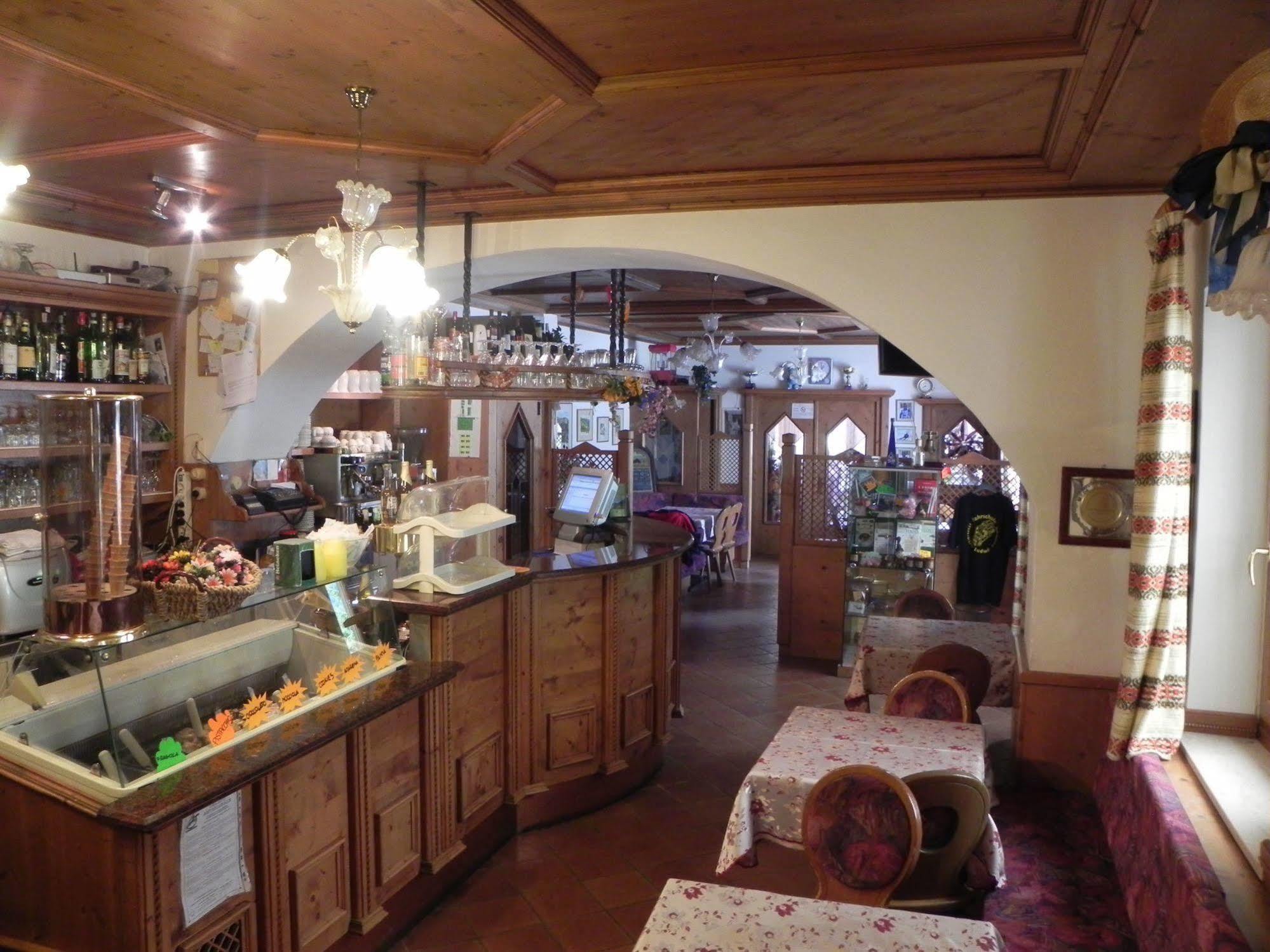 Rifugio Monte Baldo Hotel Avio Buitenkant foto