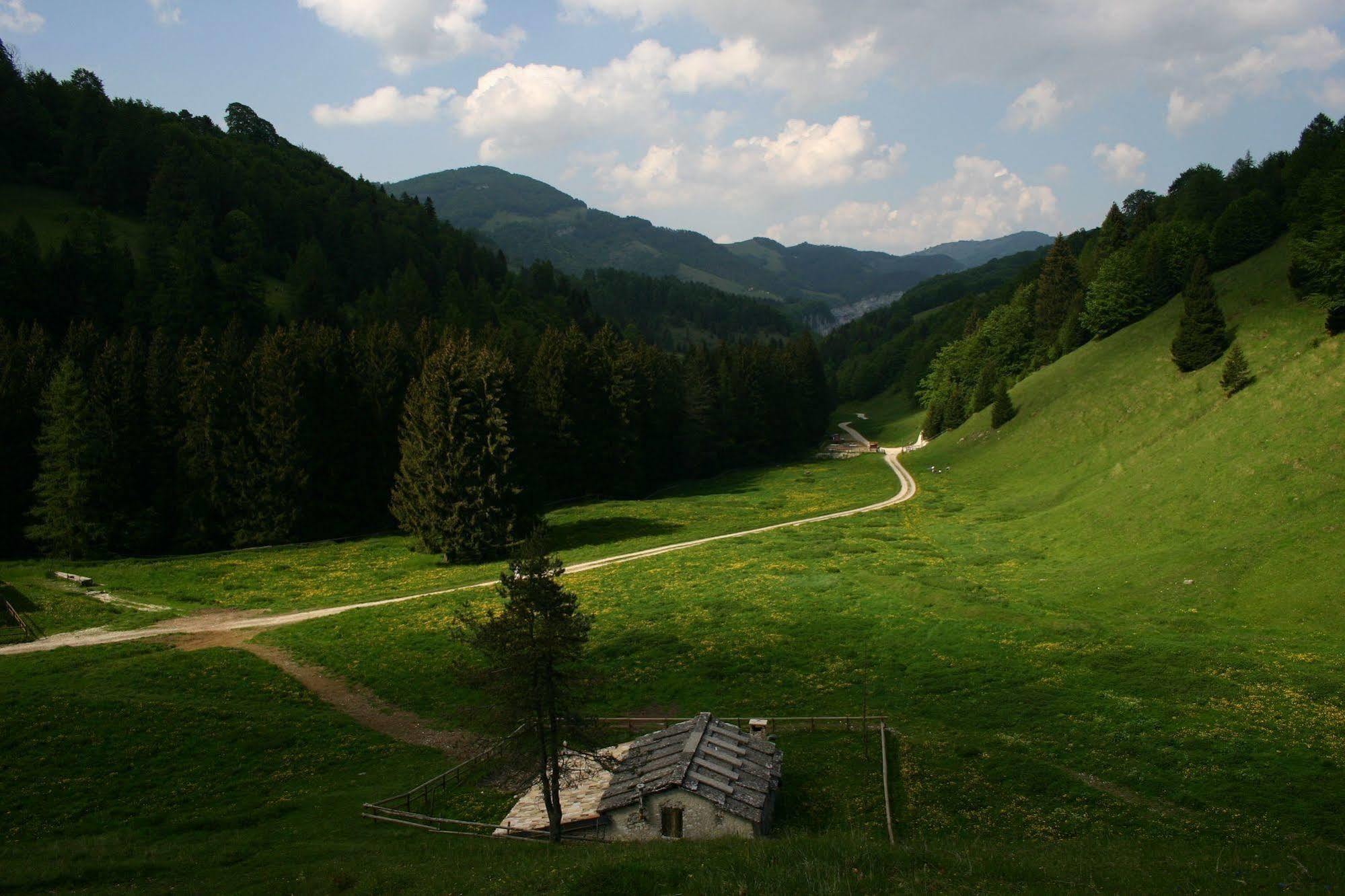 Rifugio Monte Baldo Hotel Avio Buitenkant foto